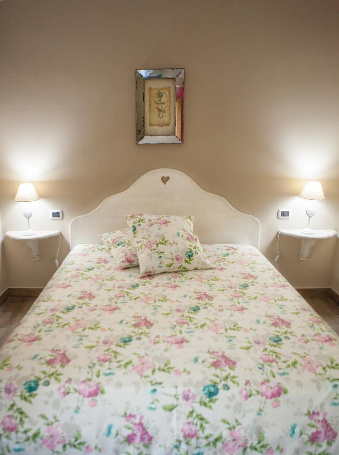 Il Refolo Bed and Breakfast Riardo Exteriör bild