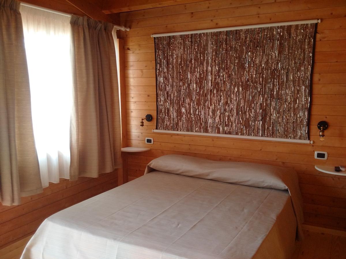 Il Refolo Bed and Breakfast Riardo Exteriör bild